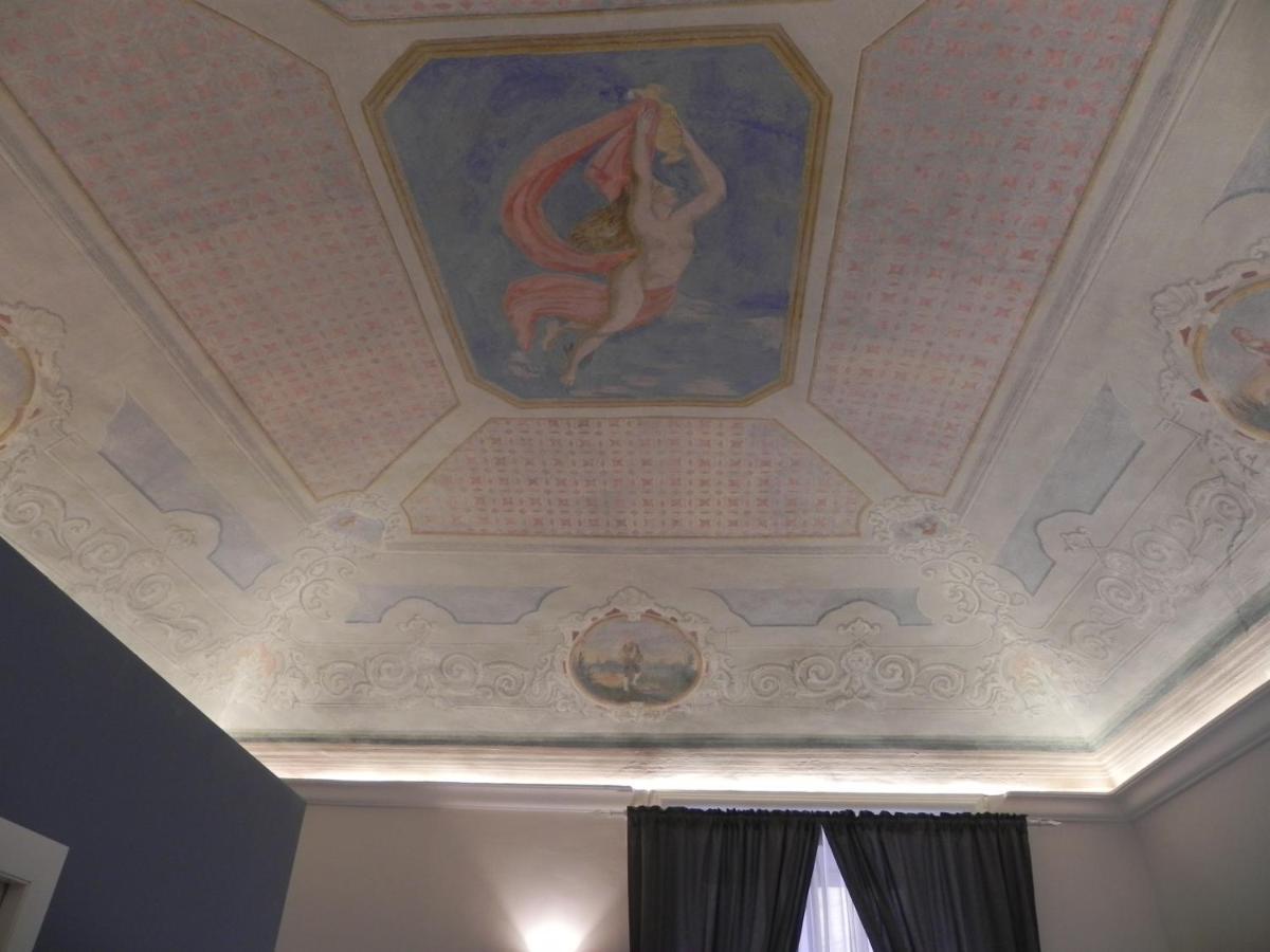 Palazzo del Verga Aeroporto di Catania Fontana Rossa Esterno foto