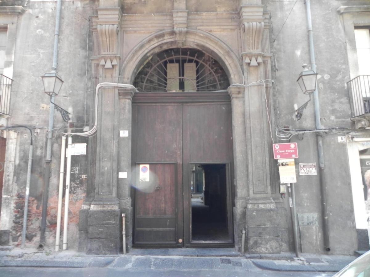 Palazzo del Verga Aeroporto di Catania Fontana Rossa Esterno foto