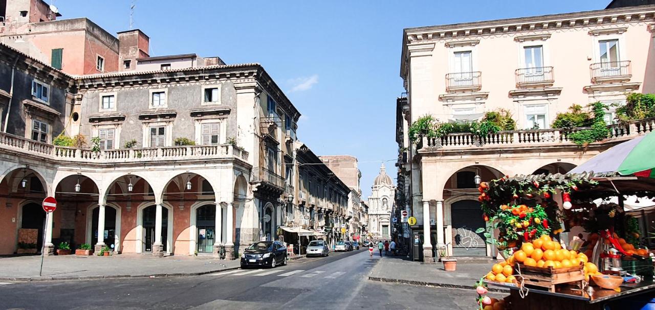 Palazzo del Verga Aeroporto di Catania Fontana Rossa Esterno foto