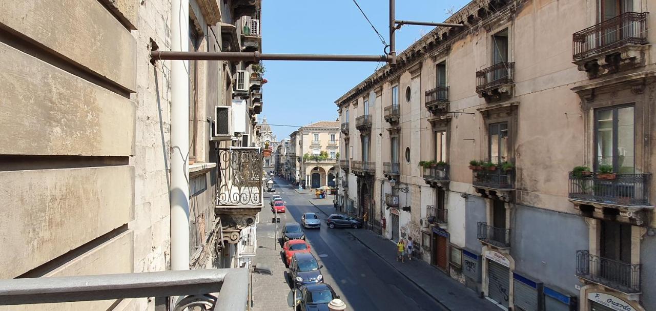 Palazzo del Verga Aeroporto di Catania Fontana Rossa Esterno foto